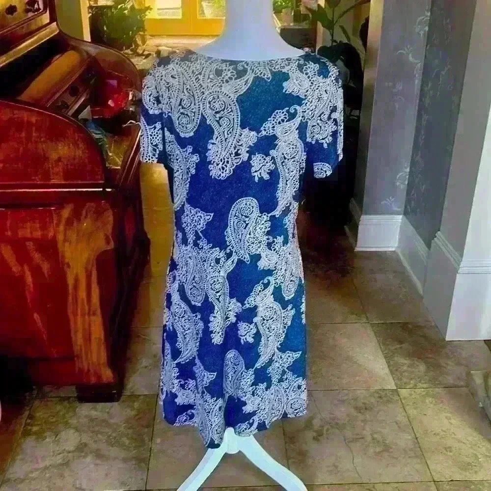 Vasna ladies Midi dress size M Blue Paisley Pullover Casual Stretch TRAVEL - Picture 14 of 15